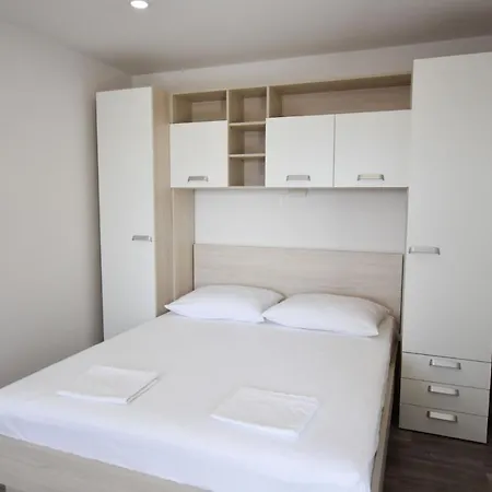 Anica Apartment Primosten