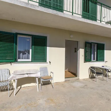 Apartment Anica Primosten