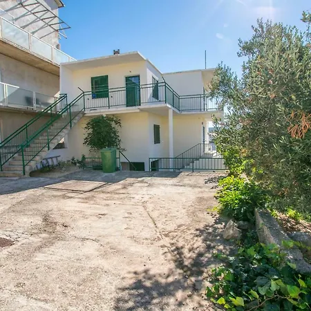 Apartment Anica *