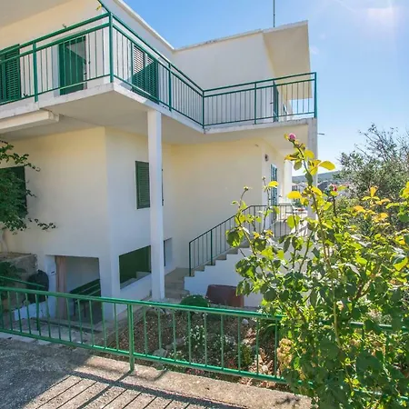 Anica Apartment