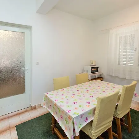 Anica Apartment Primosten