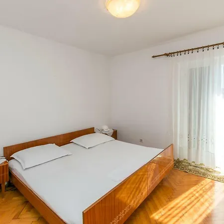 Anica Apartment *